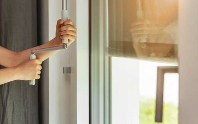 Facilitez le quotidien des seniors : motorisation et domotique des volets roulants